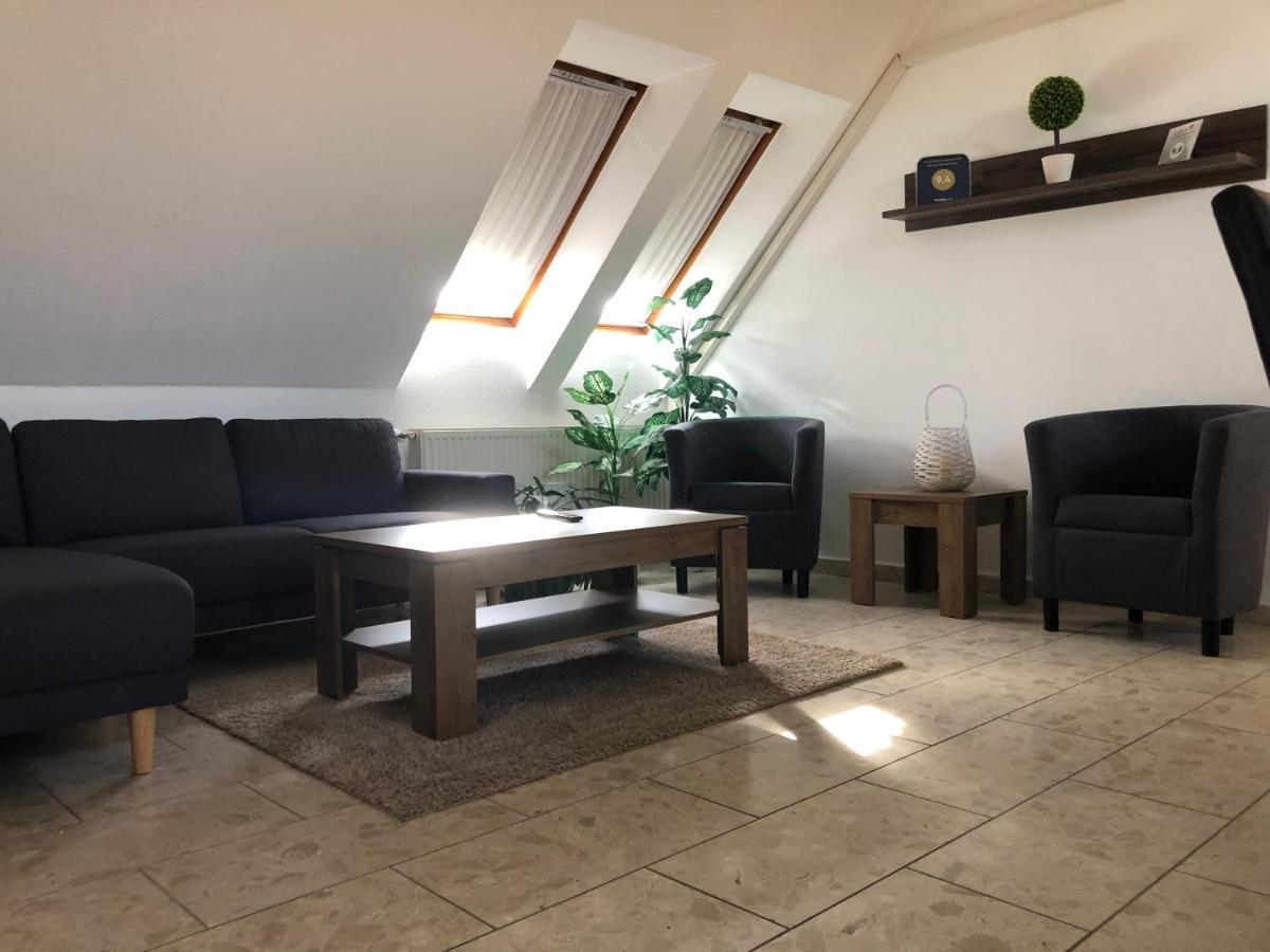 Mol-Ker-Vill Apartment Lenti Exterior photo