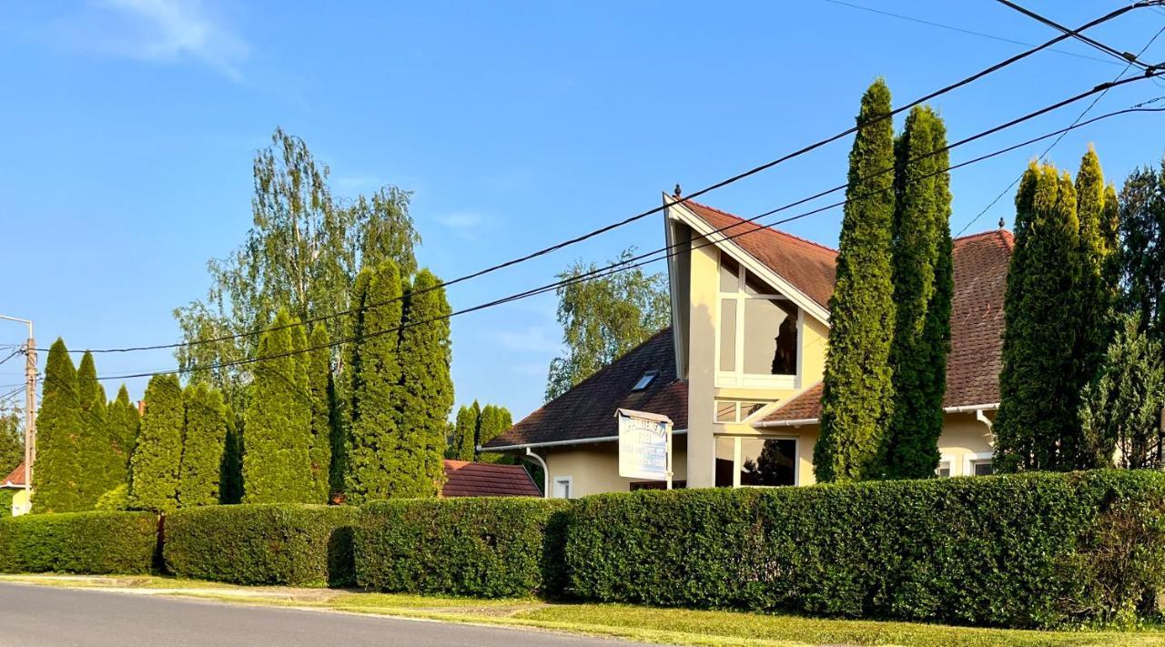 Mol-Ker-Vill Apartment Lenti Exterior photo