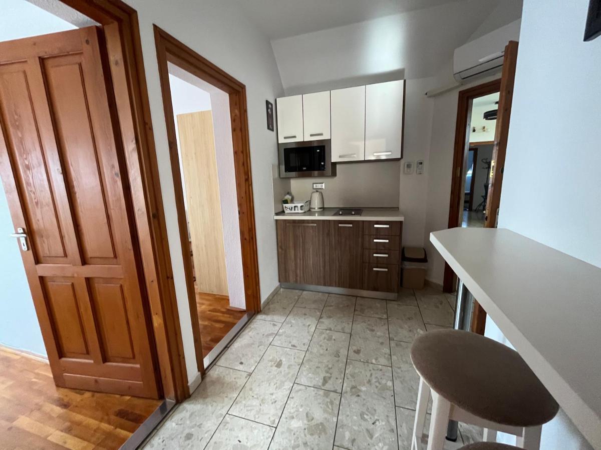 Mol-Ker-Vill Apartment Lenti Exterior photo